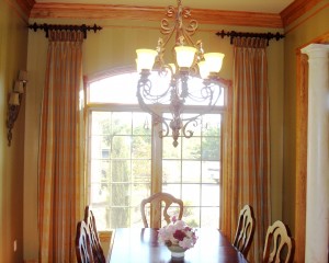 Side panels that accentuate the architecture.