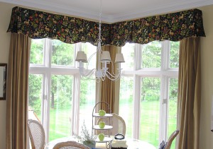 curved pleated valance with side panels