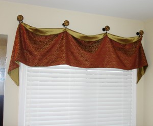 reversible valance 