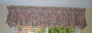 balloon valance with ties