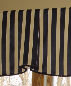 A sheffield valance is the perfect style for this bold stripe.