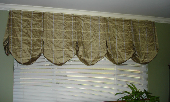 tailored balloon valance