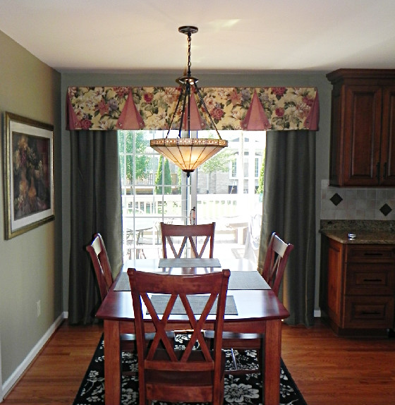 button back valance with stationary panels