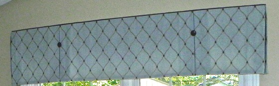 Inverted box pleat valance