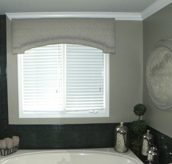 Cornice with nailheads