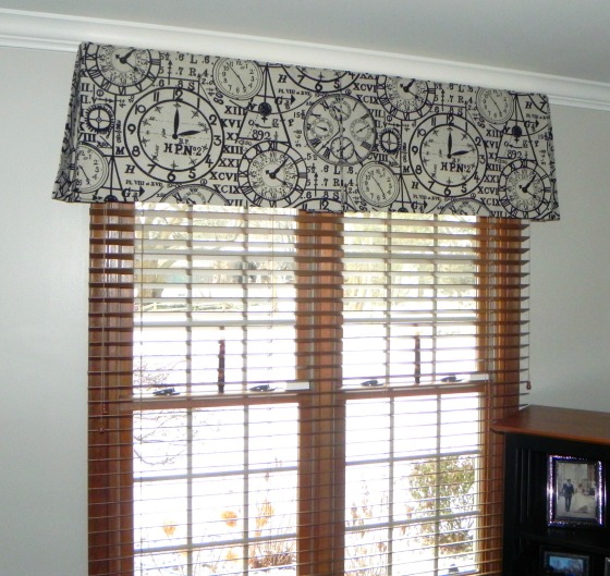 Box pleat valance with 2" horizontal shades